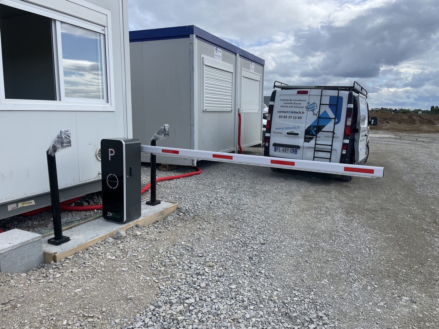 Détail d'une barrière automatique de contrôle d'accès